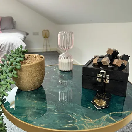 4 Bed En-suites Close To Centre &uni Parking 公寓 *