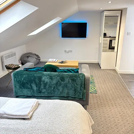 4 Bed En-suites Close To Centre &uni Parking 利兹