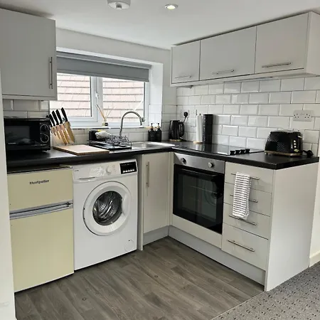 4 Bed En-suites Close To Centre &uni Parking *
