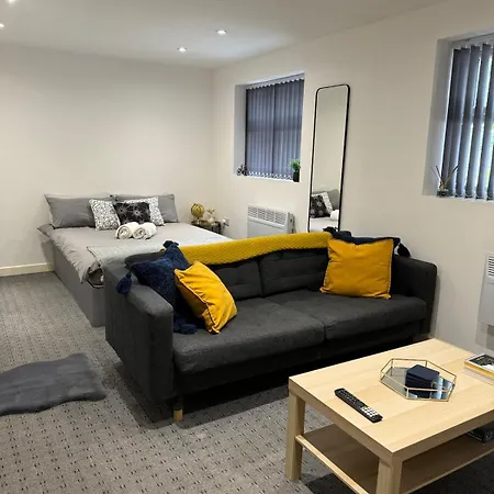 4 Bed En-suites Close To Centre &uni Parking