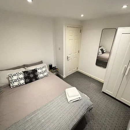 4 Bed En-suites Close To Centre &uni Parking Διαμέρισμα