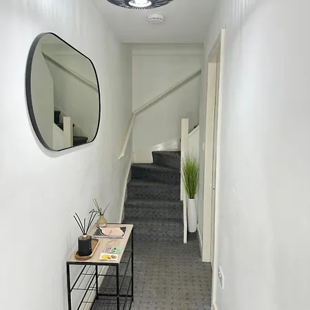 4 Bed En-suites Close To Centre &uni Parking