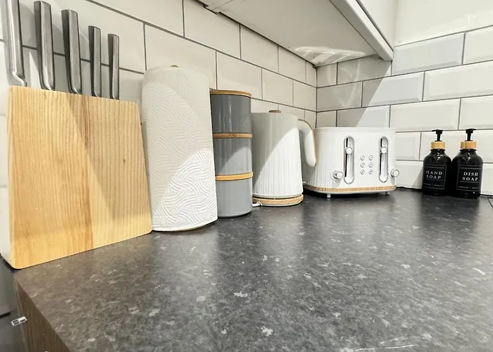 4 Bed En-suites Close To Centre &uni Parking