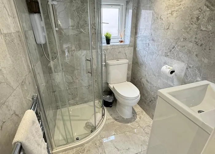 4 Bed En-suites Close To Centre &uni Parking * Лидс