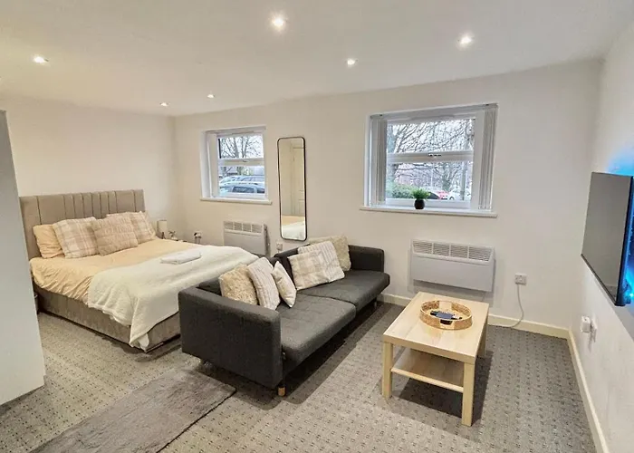 4 Bed En-suites Close To Centre &uni Parking *