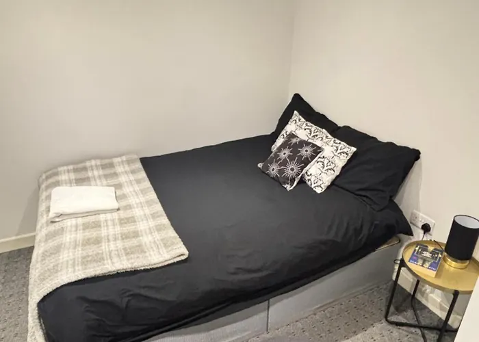 4 Bed En-suites Close To Centre &uni Parking Апартаменты