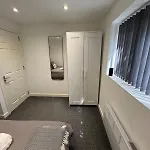 4 Bed En-suites Close To Centre &uni Parking