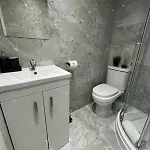 4 Bed En-suites Close To Centre &uni Parking Leeds (West Yorkshire)