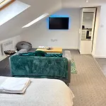 4 Bed En-suites Close To Centre &uni Parking Leeds (West Yorkshire)