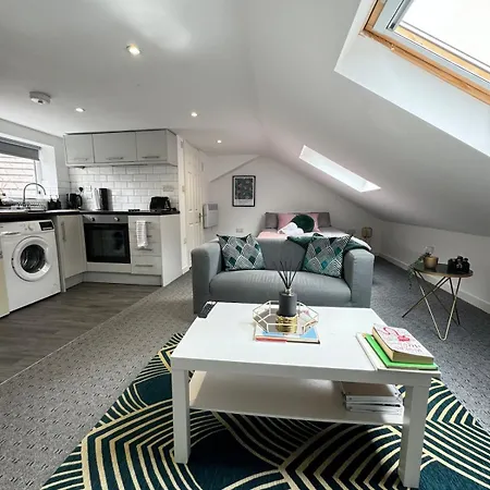 4 Bed En-suites Close To Centre &uni Parking * 利兹